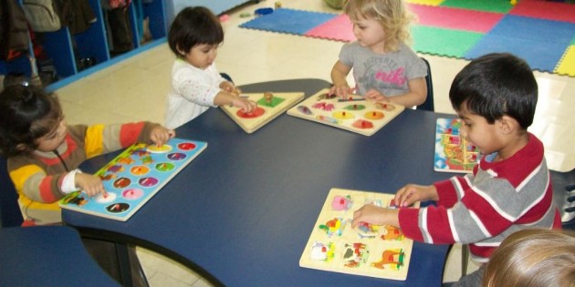 Alunni in una scuola Montessori