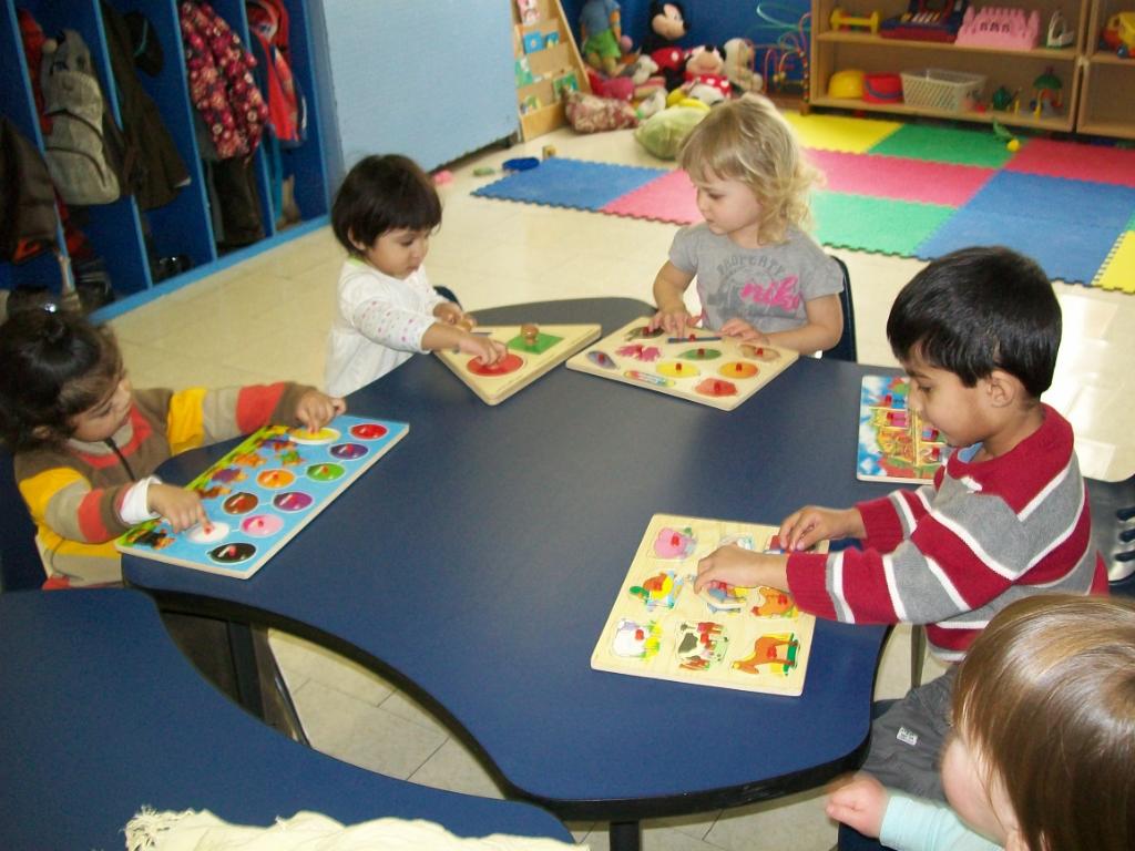 Alunni in una scuola Montessori