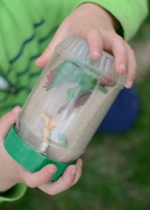 attività per bambini con la sabbia